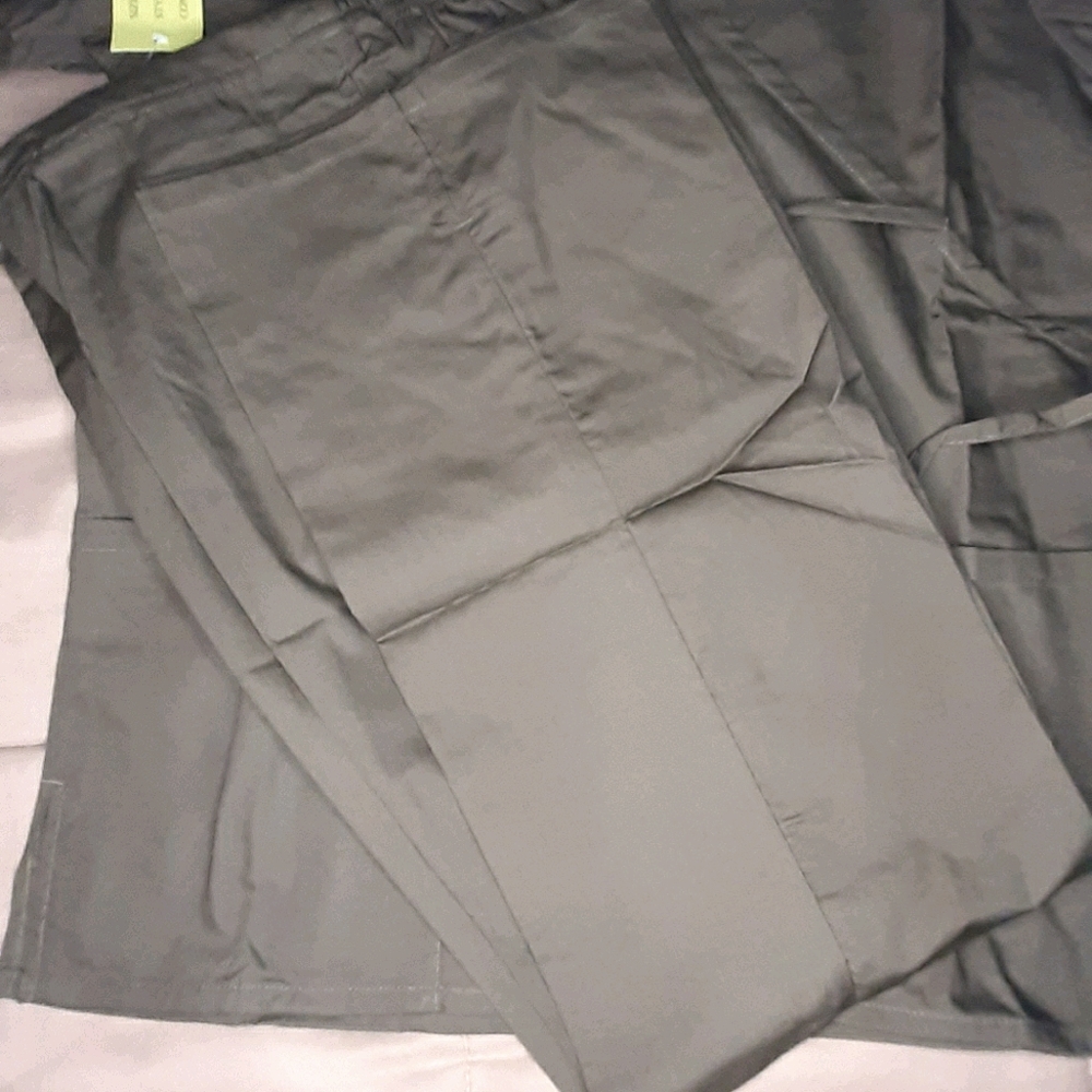 Scrub set